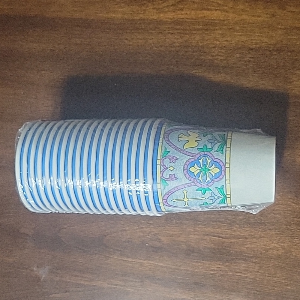 ✨️💲2️⃣ ✨️New- Stained Glass Blue 9 oz Paper Beverage Cups (Pkg 18)